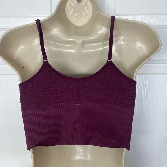Victoria's Secret PINK Active Burgundy Crop-top
Seamless Lighly Lined Bralette M - Picture 2 of 4